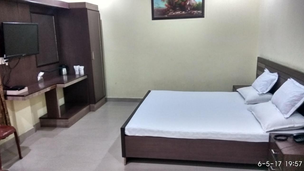 Dibrugarh Hotel Varsa מראה חיצוני תמונה